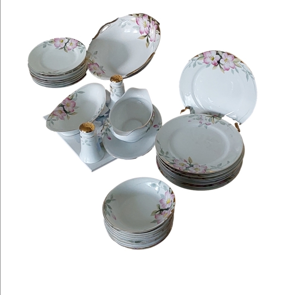 Noritake Azalea 26 Pieces + 1 Vegetable Bowl  Elegant Floral Dinnerware Set